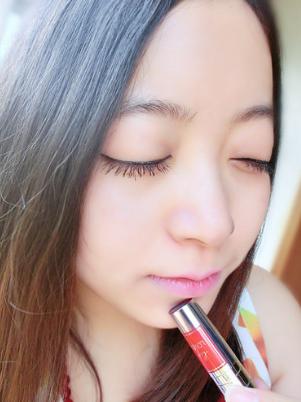 最新粉底液合集，探索时尚美妆的新领域
