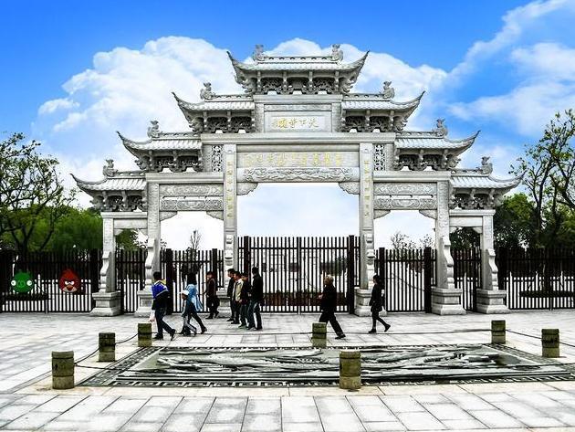 最新钱塘江大潮，壮丽景观与神秘魅力