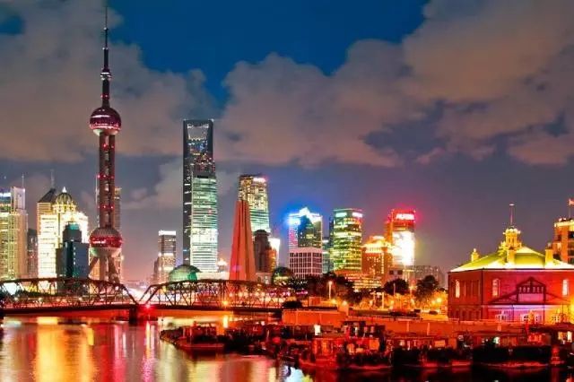 中国发展的最新成就，繁荣与进步的步伐
